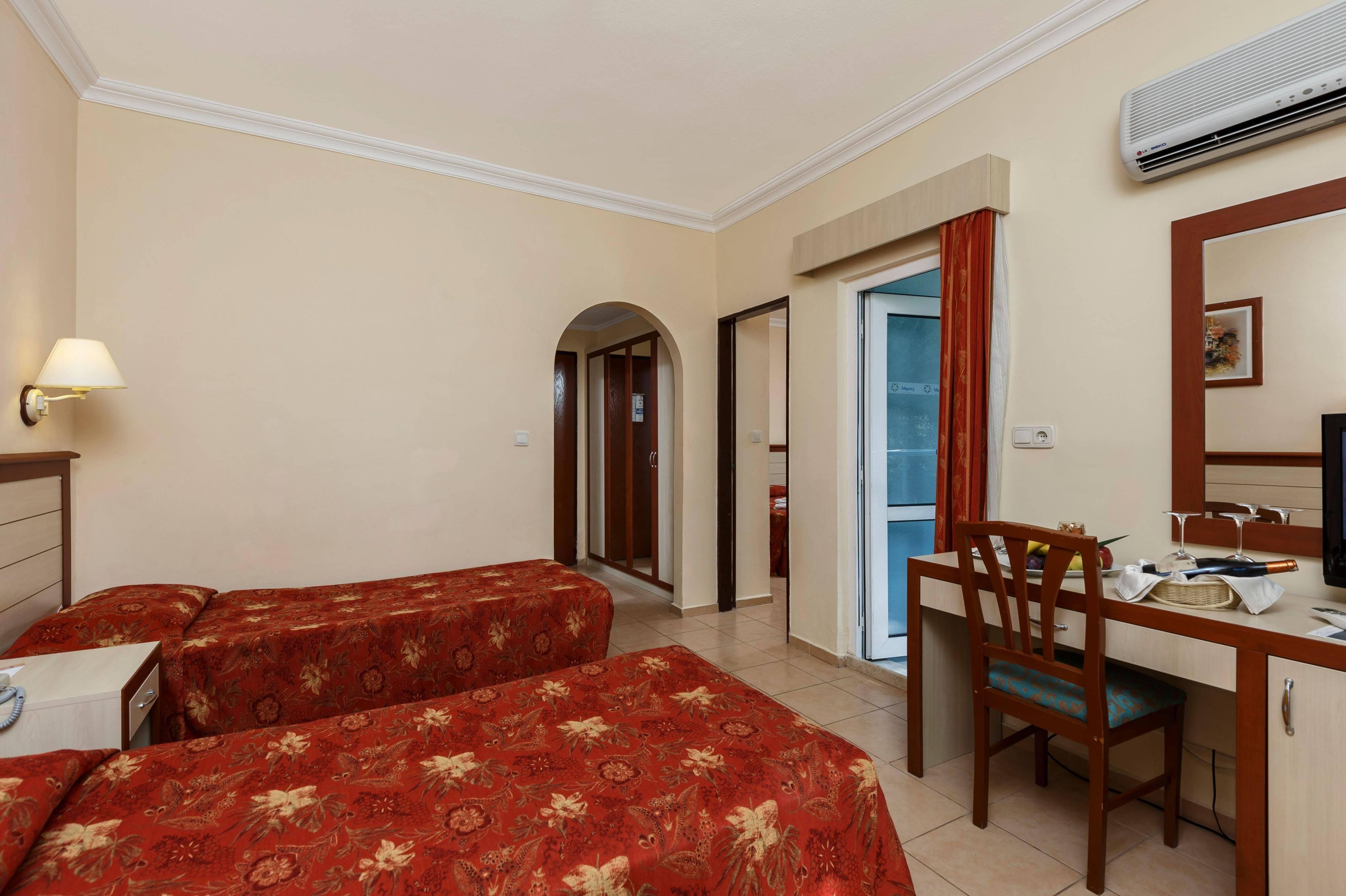 Kustur Club Village 5* Kuşadası
